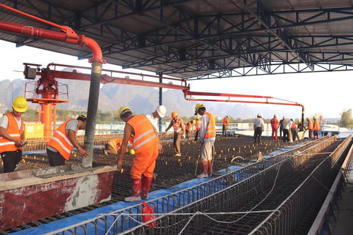 貴南高鐵建設(shè)工地掀起大干100天熱潮 中鐵北京工程局全力沖刺施工目標(biāo)